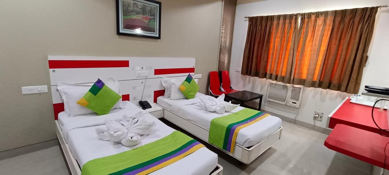 Hotel Bagga International Aurangābād Extérieur photo