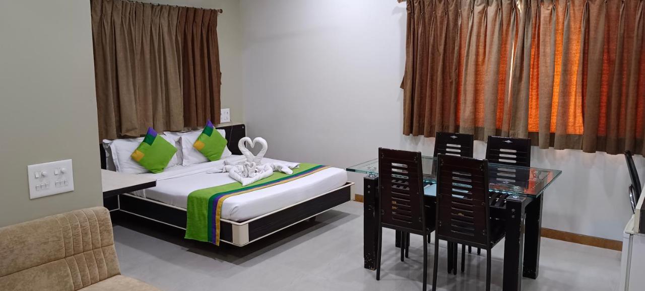 Hotel Bagga International Aurangābād Extérieur photo