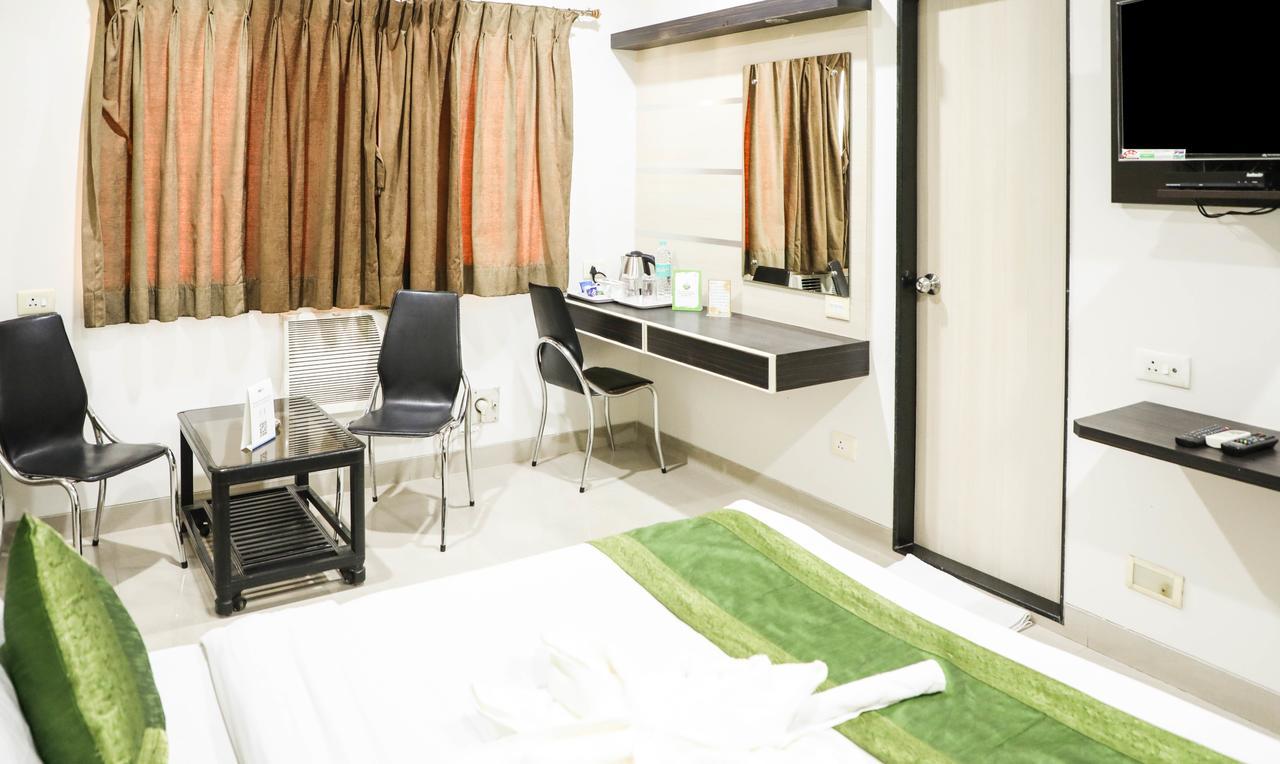 Hotel Bagga International Aurangābād Extérieur photo