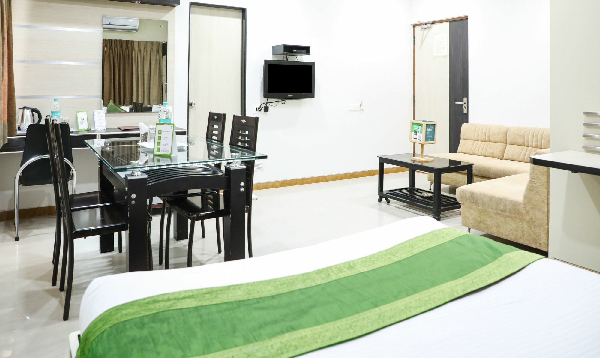 Hotel Bagga International Aurangābād Extérieur photo